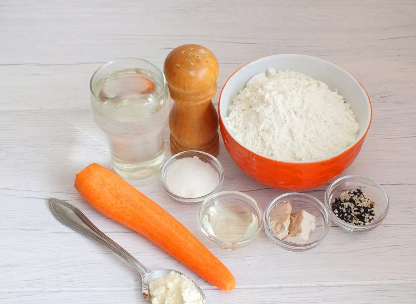 1. Этап. Морковный хлеб в хлебопечке: Подготовьте необходимые ингредиенты.