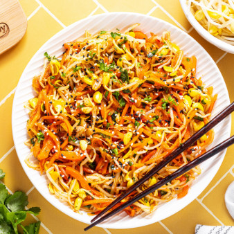 Салат из пророщенной сои по-корейски