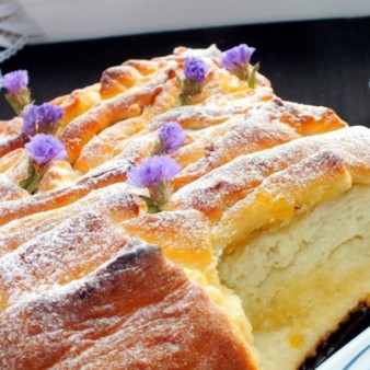 Дрожжевой пирог с повидлом