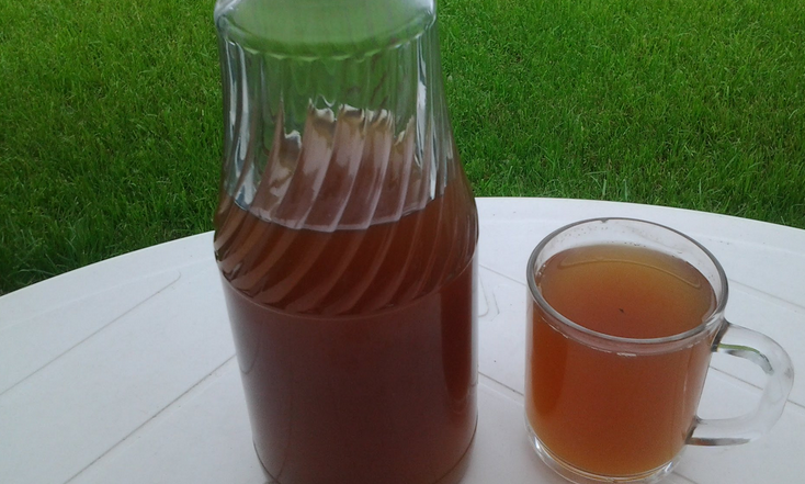 1. Этап. Квас на солоде без дрожжей: Если оставили закваску на ночь, с утра нужно процедить напиток через марлю (2-3 раза). Перед употреблением обязательно охладите квас в холодильнике. Готово!