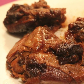 Утка, тушенная с черносливом