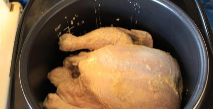 1. Этап. Целая курица в мультиварке: Включить режим 