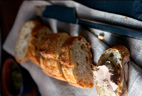 1. Этап. Мусс из печени куриной: 7. Когда мусс хорошо застынет он будет хорошо держать форму, оставаясь воздушным и очень нежным.