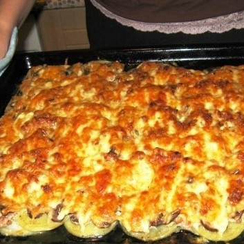 1. Этап. Мясо по-французски из куриного фарша: Запекаем 25-30 минут при 180 градусах.