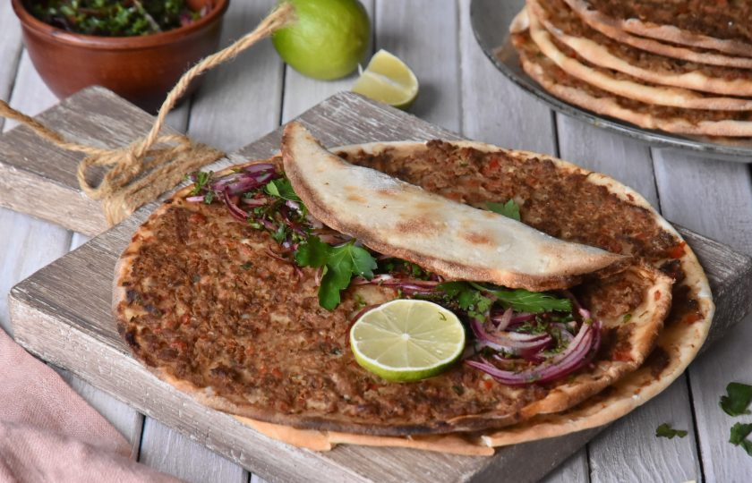 1. Этап. Лахмаджун по-турецки: Лахмаджуны готовы! Всем приятного аппетита!