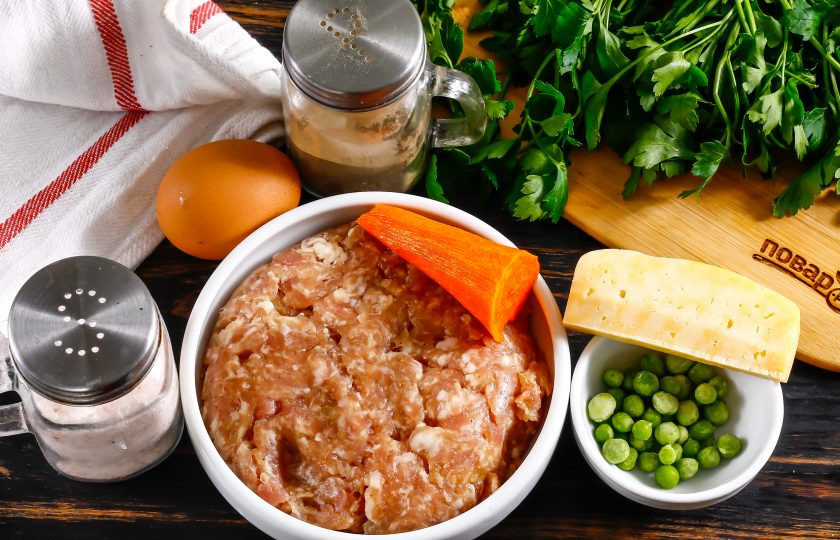 1. Этап. Котлеты Мышки: Подготовьте ингредиенты.