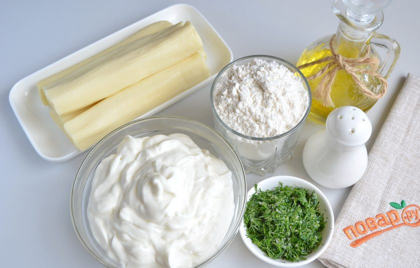 1. Этап. Вкусные кутабы с сыром и зеленью: 1. Подготовьте продукты. Зелень лучше брать свежую, но зимой я обхожусь замороженной, укроп в этом плане просто идеален.