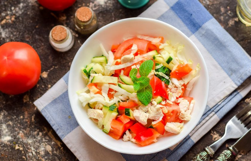 1. Этап. Салат Яркий праздник с курицей: Приятного вам аппетита!