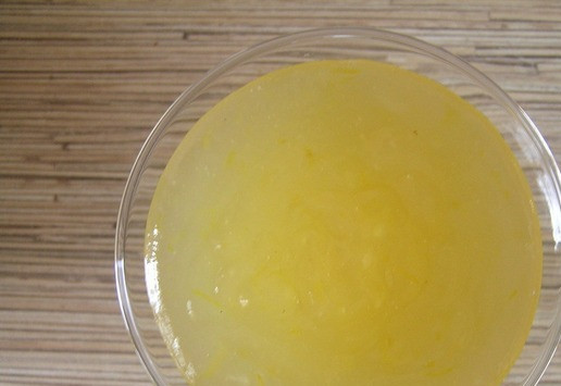 1. Этап. Дынно-лимонный курд: Остудите курд, разложите по креманкам или используйте в других блюдах.