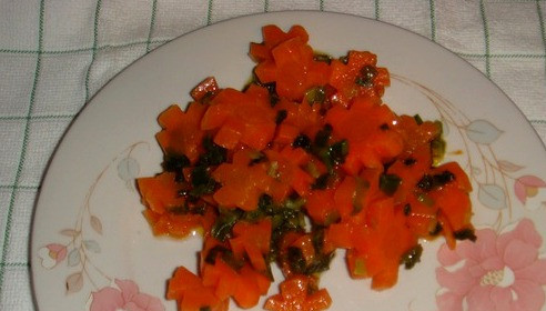 1. Этап. Морковь, тушеная с луком: Теперь можно снять кастрюлю с огня и приступить к обеду. Морковка получается очень вкусная и ароматная, с небольшим 