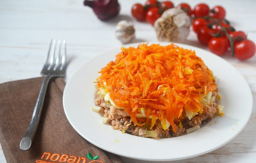 1. Этап. Салат Оранжевый: 8. Выложите морковь верхним слоем и подавайте салат. Приятного аппетита!