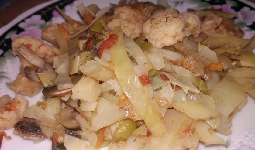 1. Этап. Овощи с грибами без масла: 11. Подавайте блюдо в горячем виде независимо от времени суток.