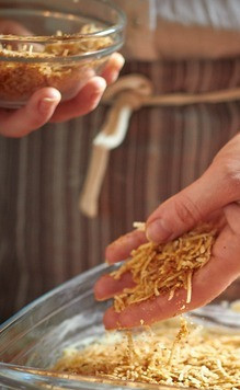 1. Этап. Тетраццини: Посыпать смесью тетраццини. Запекать в духовке при температуре 180С в течение 20 минут. Посыпать мелко нарубленной петрушкой.