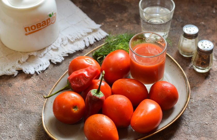 1. Этап. Консервированные помидоры чили на зиму без стерилизации: Подготовьте ингредиенты.