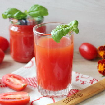 Томатный сок с базиликом на зиму