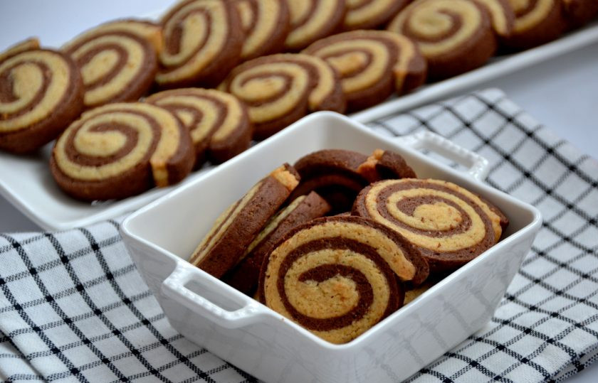 1. Этап. Саксонское печенье: Вот такое замечательное саксонское печенье получилось в результате, красивое и очень вкусное. Пора готовить чай или кофе!