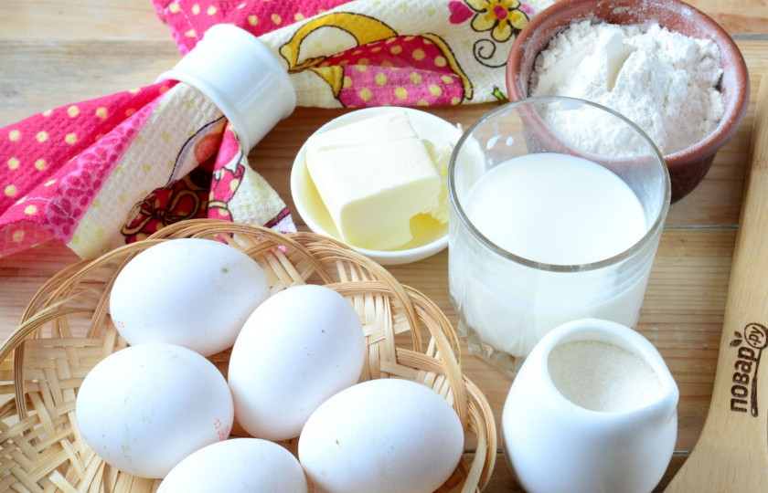 1. Этап. Суфле классическое: Подготовьте все необходимые ингредиенты. Яйца, как и для бисквита, должны быть только из холодильника, как можно более холодными.