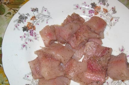 1. Этап. Шашлык из щуки: Все это дело перемешиваем и оставляем напитаться специями на 20 минут.