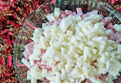 1. Этап. Салат Зимний сон: яблоко.