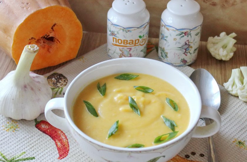 1. Этап. Суп-пюре из тыквы и цветной капусты: Суп-пюре с тыквой и цветной капустой готов. Подавайте на обед. Приятного аппетита!