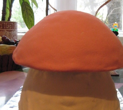 1. Этап. Торт Феи: 14. Сверху поместить шляпку, и первый этап работы можно считать оконченным.