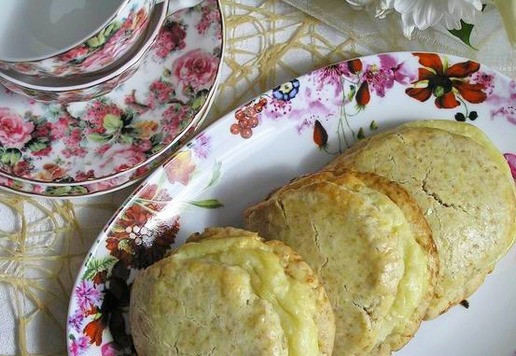 1. Этап. Сочники с кокосовой стружкой: Выпекайте при 200*С 25 минут, остудите на решетке.