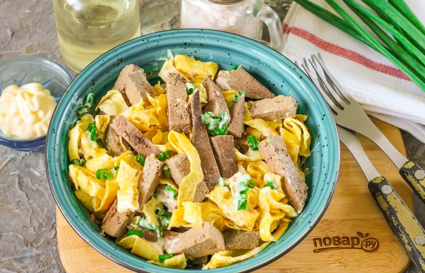 1. Этап. Салат Омлетный: Подавайте салат к столу охлажденным. Приятного аппетита!