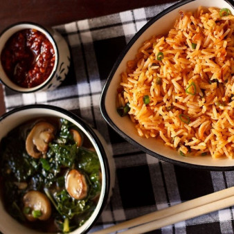 Отварной рис с овощами