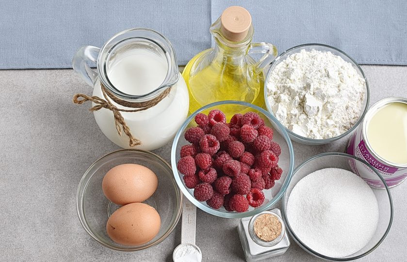 1. Этап. Торт с ягодами: Подготовьте ингредиенты.