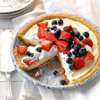 Red, White and Blueberry Pie
