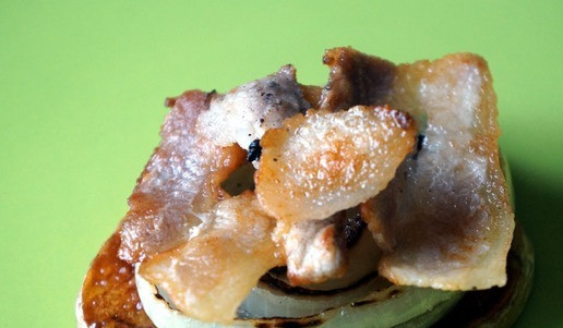 1. Этап. Бенедикт по-сибирски: Сверху бекон.