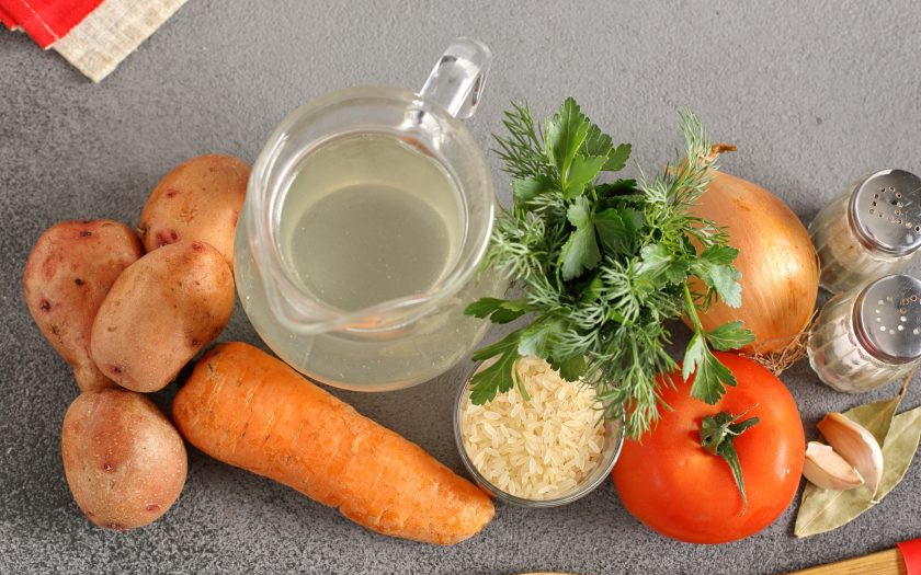 1. Этап. Рисовый диетический суп: Подготовьте все ингредиенты.