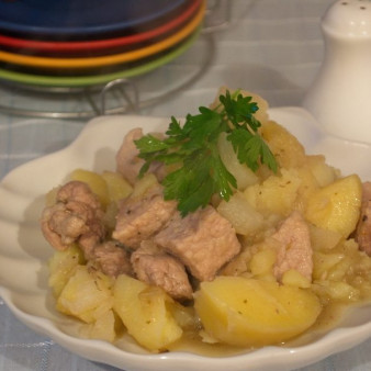 Свинина, тушеная с картошкой
