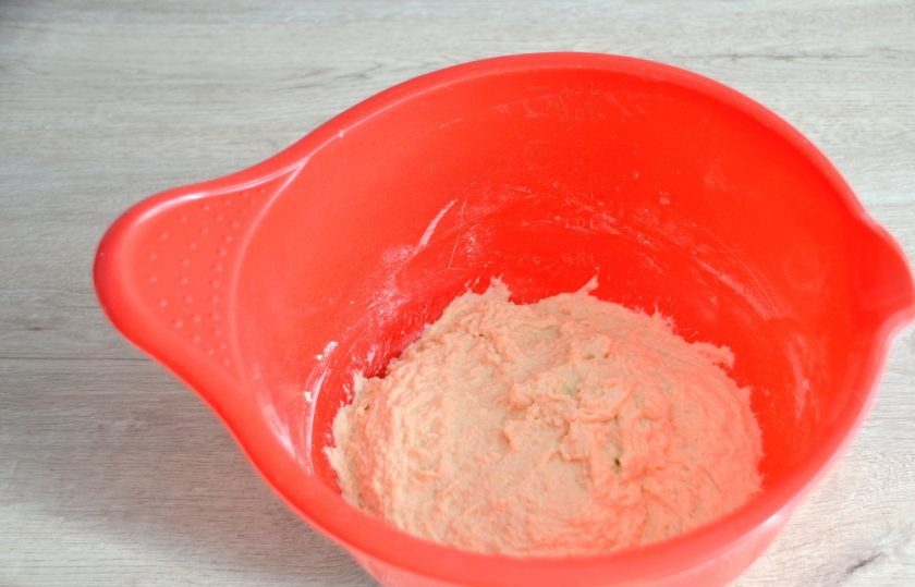 1. Этап. Марокканский хлеб: Замесите тесто. Поставьте в теплое место на 30 минут для брожения. Через 30 минут сделайте обминку и поставьте еще на 30 минут.