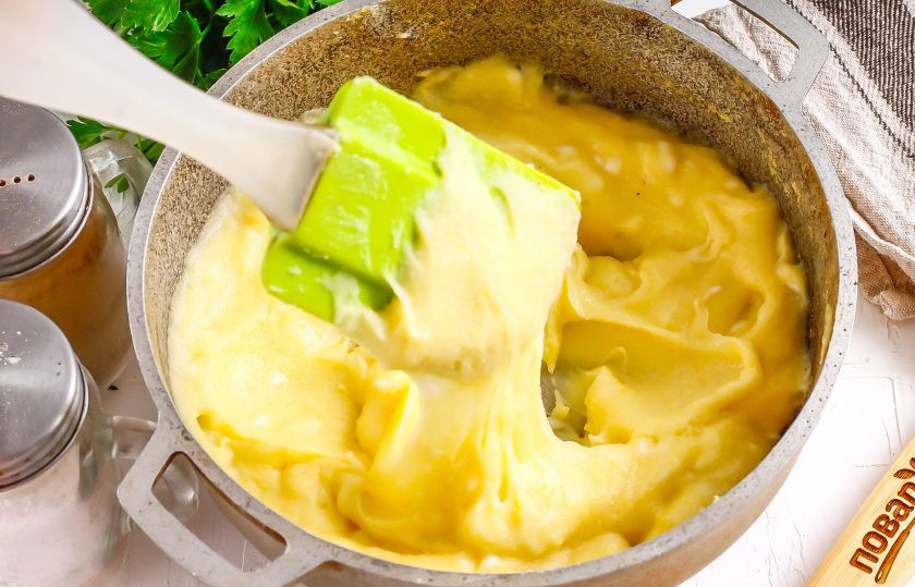 1. Этап. Эларджи: Когда каша будет тянуться вслед за силиконовой лопаткой или венчиком — блюдо готово.