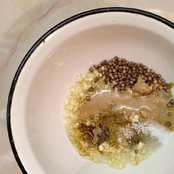 1. Этап. Цыпленок табака в духовке: Для маринада смешать 