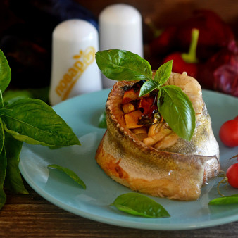 Рыбное кольцо с овощами