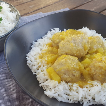 Митболы в соусе карри