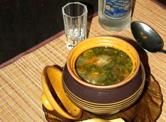 1. Этап. Чанахи из баранины: Подаем чанахи прямо в горшочкам, так и кушать вкусней и выглядит блюдо нарядней. Приятного всем аппетита!