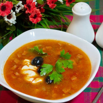 Солянка сборная мясная