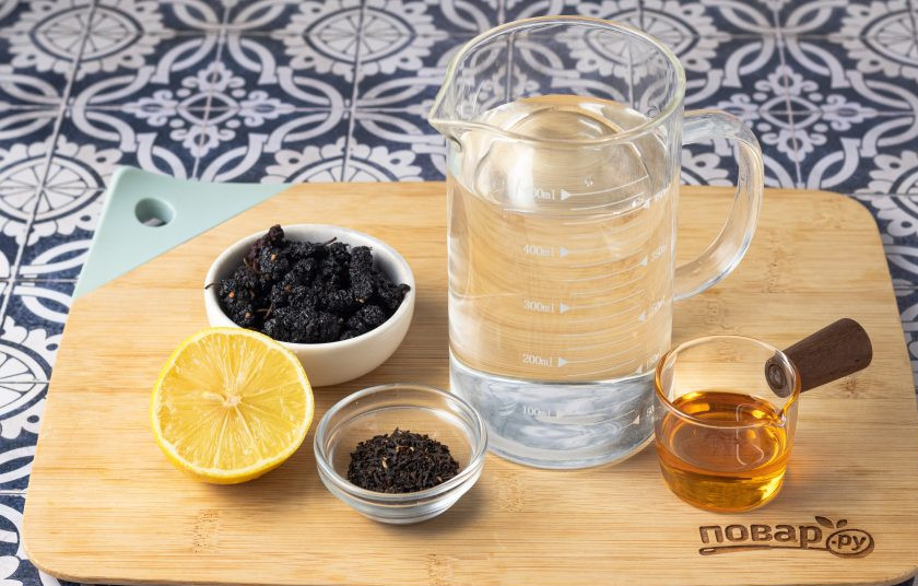 1. Этап. Чай из шелковицы: Подготовьте все ингредиенты.