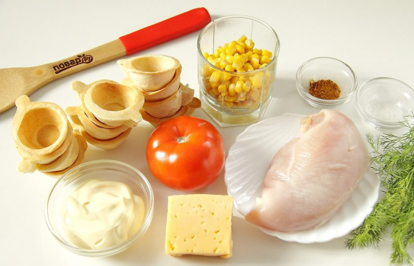 1. Этап. Запеченные тарталетки с курицей: Подготовьте все ингредиенты.