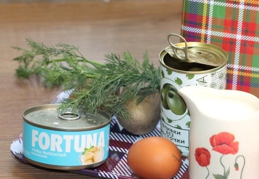 1. Этап. Блинные корзиночки с начинкой из тунца: 1. Подготовим продукты.