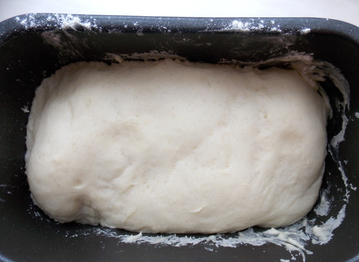 1. Этап. Японские молочные булочки Хокайдо: Все ингредиенты положите в чашу хлебопечки, установите программу 