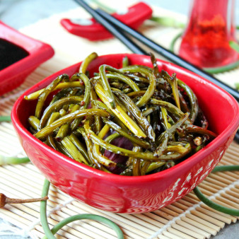 Чесночные стрелки по-корейски