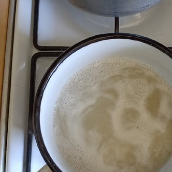 1. Этап. Ёжики: Рис отварить до полуготовности, промыть и дать воде стечь.