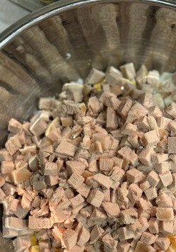 1. Этап. Рождественский салат Оливье: Добавить отварное мелко нарезанное филе индейки