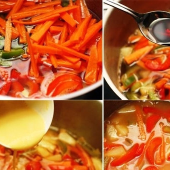 1. Этап. Котлеты из индейки с кисло-сладким соусом: Затем добавляем в кастрюлю немного соевого соуса, рисового уксуса и кукурузной муки. Перемешиваем и варим до загустения соуса.