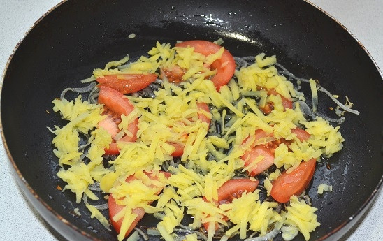 1. Этап. Мандирмак: 7. Выложите на сковороду.