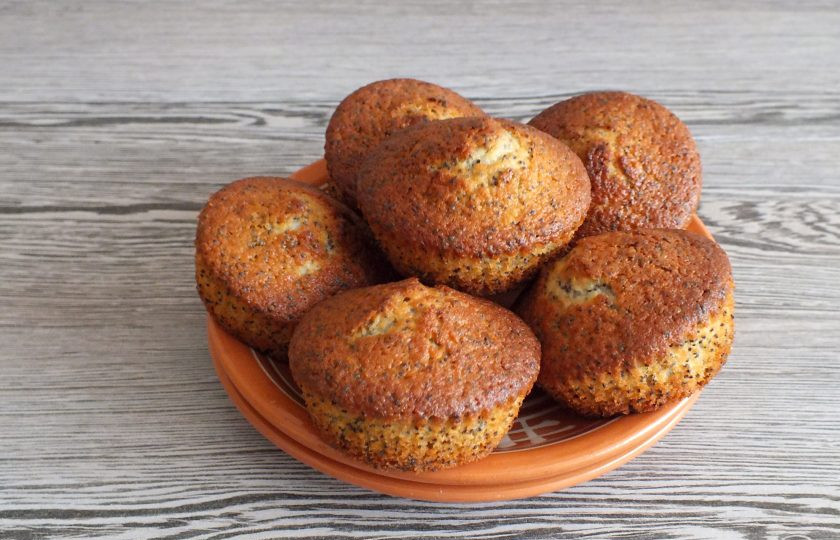 1. Этап. Кексы на кефире с маком: Охладите и подавайте к столу.